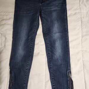 Women's Blue Jeans with Zipper Detail